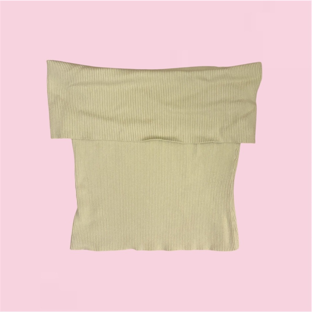 Abercrombie & Fitch Ribbed Off-Shoulder in Light Olive - Size M